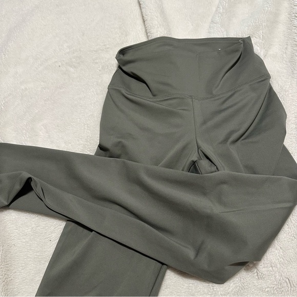 AE The Everything High-Waisted Flare Legging - Picture 2 of 9